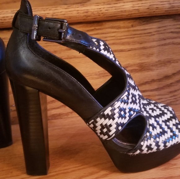 Shoes - Picture 2 of 3